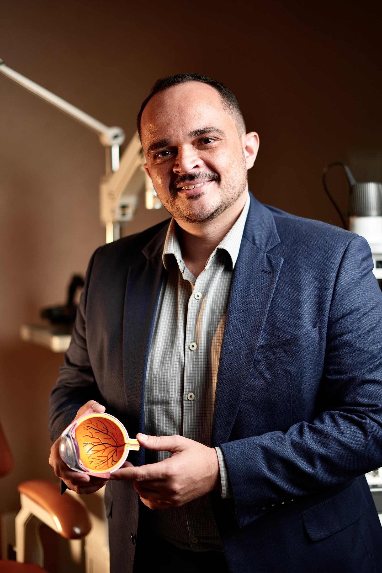 Dr. Guilherme Valadares